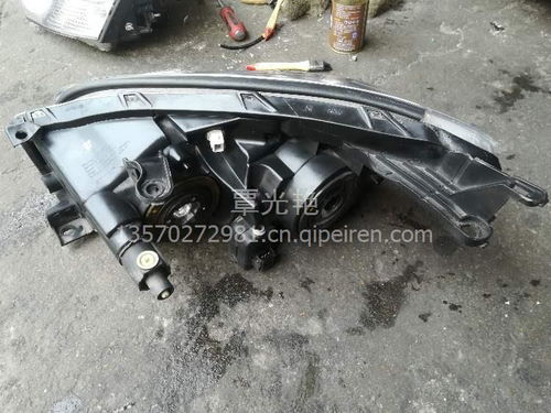 如何選購豐田老款RAV4原裝拆車大燈？全面解析價格、圖片與汽車內飾件供應